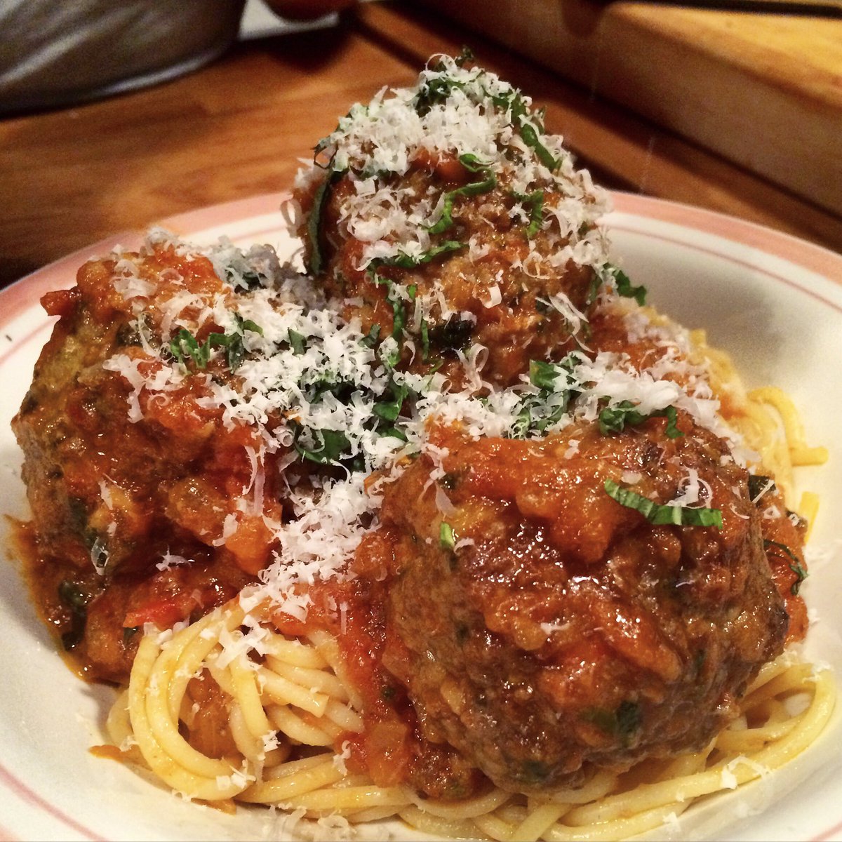 chefmattbasile's tweet photo. Half priced bottles of wine and spaghetti and meatballs got me all like ..... π·ππͺπΌ... only at #BarLisaMarie https://t.co/95FPjql82c