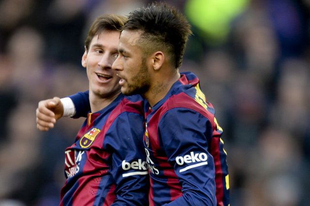 Неймар футболист месси. Месси и неймар 2015. Футболисты месси неймар. Лео месси и неймар. Мэйси нэймар и роналдо.