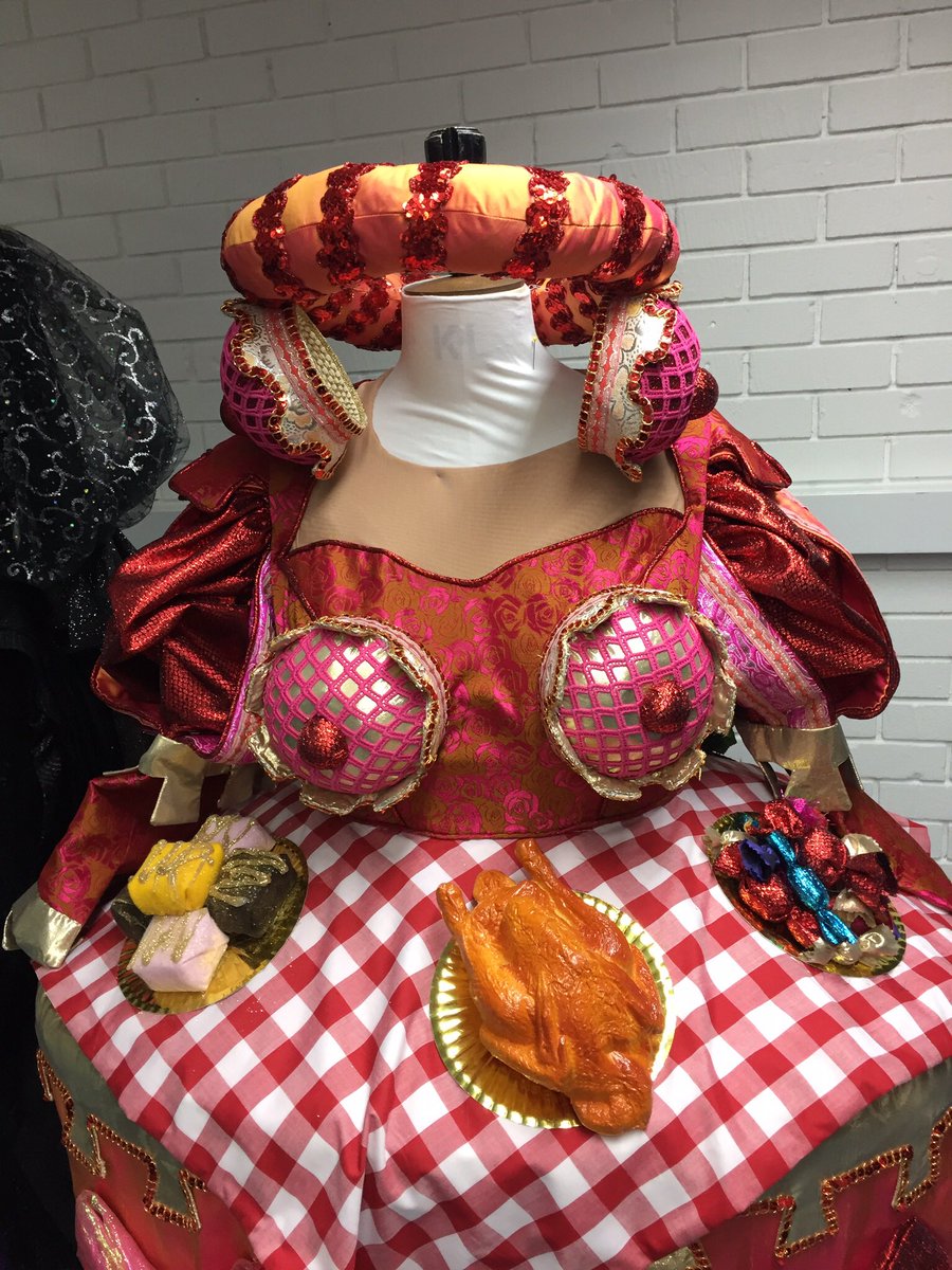 costumeAUB's tweet photo. The Costume department is it a feminine ghetto or nirvana? #InternationalWomensDay #writinganarticle #feminist https://t.co/nrBYxRrQov