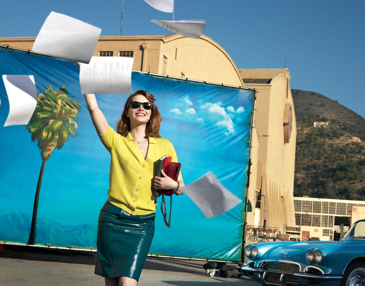 EmmaStoneFiles's tweet image. "I always thought it was more important to be funny or honest than to look a certain way." - #EmmaStone #SheInspiresMe