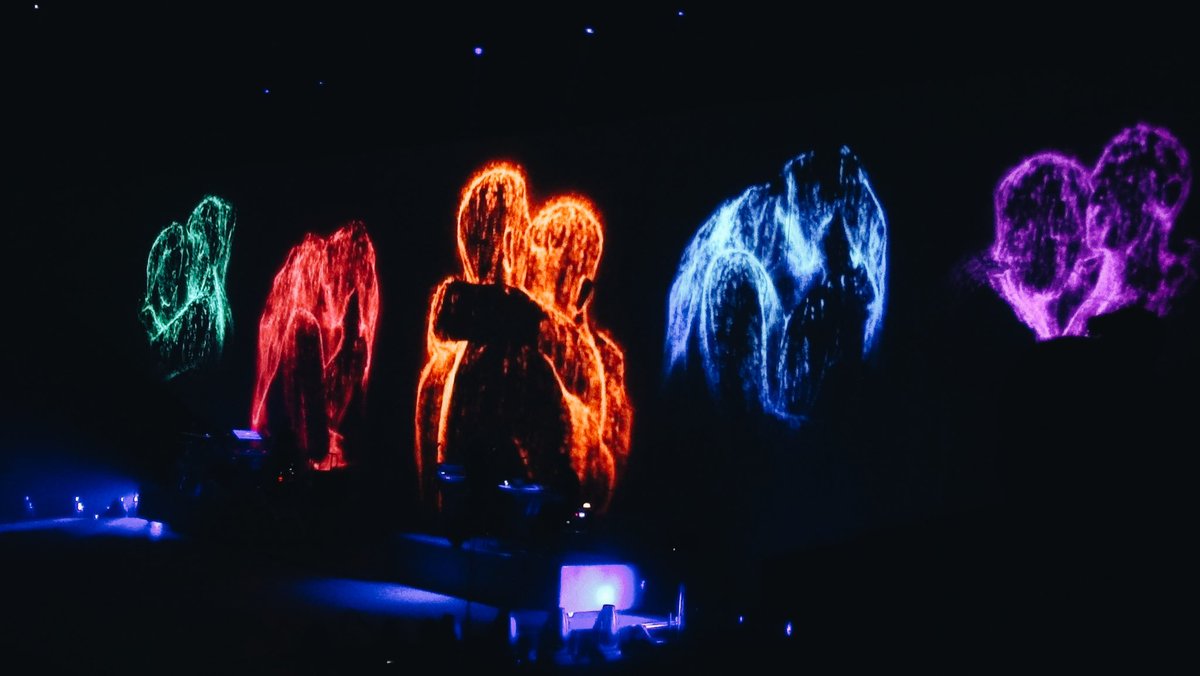 stylesstarboy's tweet photo. THE DANGEROUS WOMAN ERA IS ICONIC. @ArianaGrande #DangerousWomanTour #EvenkoExperience https://t.co/ogLczeeUsm
