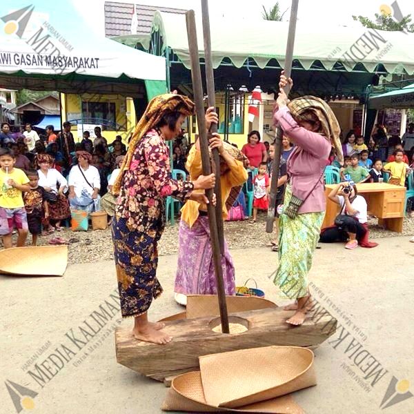 MKuntukBanua's tweet photo. Pengunjung Harapkan Atraksi Rangkaian Aruh Adat 

https://t.co/8aPRwTuLI5 https://t.co/uTFwNkStt5