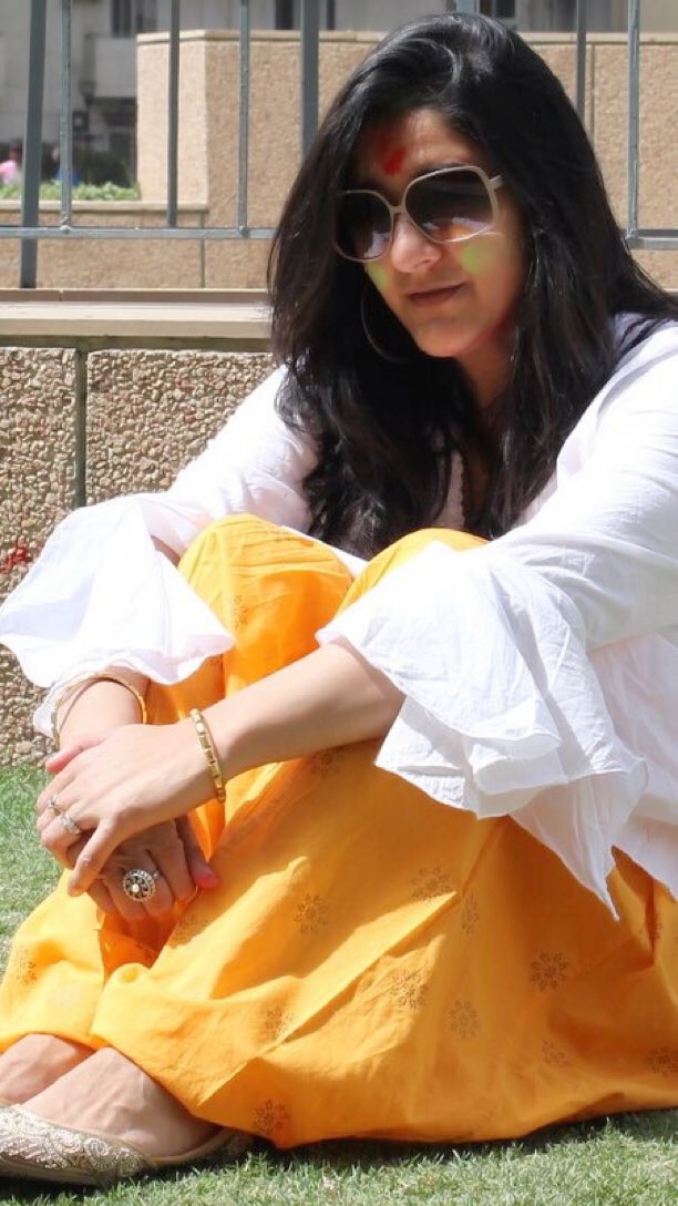 shatakshi_1's tweet photo. When you are constantly reminded that #Holi is around the corner π
#FestivalOfColours #CountdownBegins #FacebookMemory #SameTimeAnotherYear https://t.co/NnbU3ZDcvQ