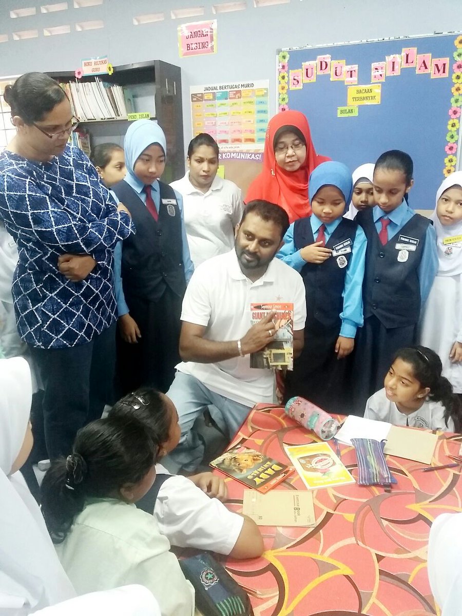 PPPSetiawangsa's tweet photo. #myPPP #P2baM #challenge365myPPP #Day68 #MyEnglish Sumbangan Buku Bacaan di Sek Mariant Convent  @m_kayveas @simonsuresh1 @barisanasional https://t.co/QaEVp8skSk