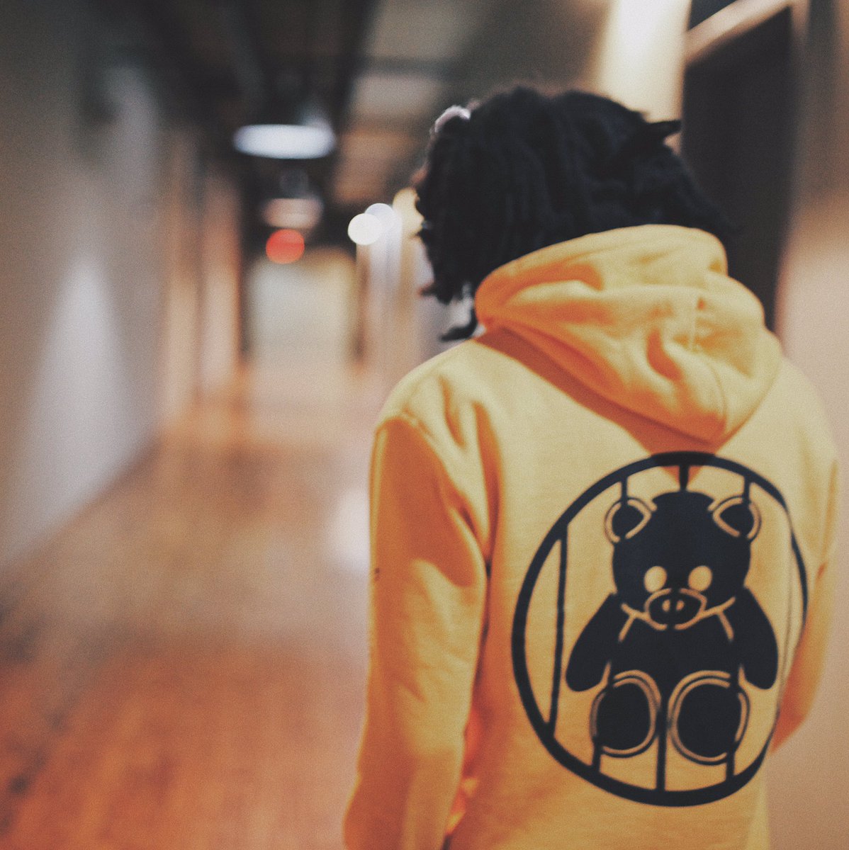 6LACK's tweet photo. join the gang🎈 https://t.co/pRnRX5SJCG