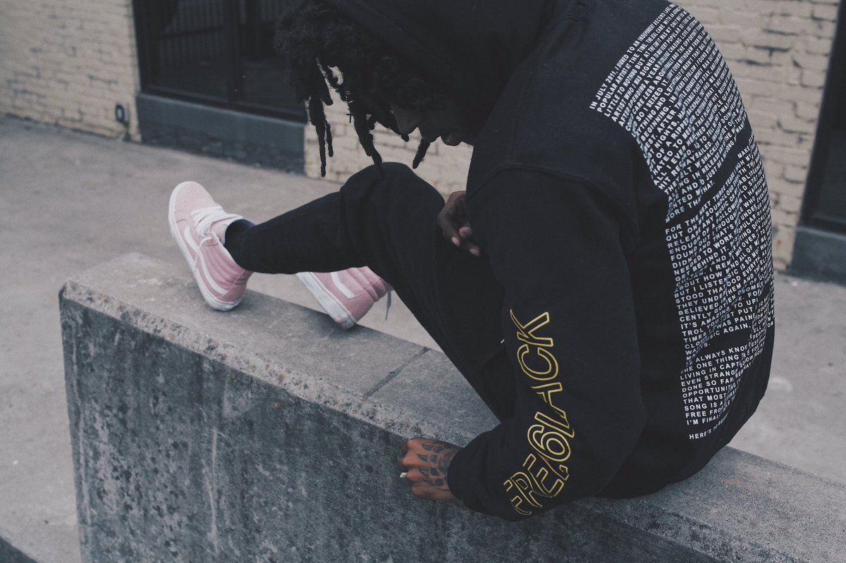 6LACK's tweet photo. join the gang🎈 https://t.co/pRnRX5SJCG