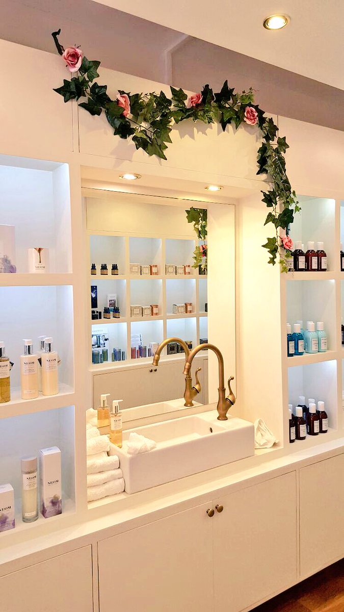 AmeliaNour_Leic's tweet photo. Our @OSKIA Skincare Expert Event is now fully booked! We can't wait to see all of you #beautylovers attending this Saturday. #expertevent https://t.co/GpD3sgKJJG