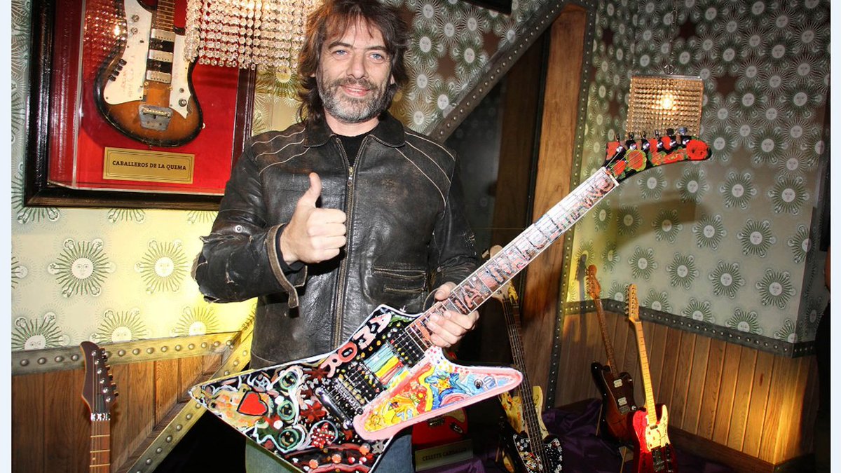 Vorterix on Twitter: "Luciano Napolitano: "Tomé conciencia sin dejar la locura sana, el vuelo de la música me salva la vida". #DeliciasDeUnCharlatán… https://t.co/nHaEXXwI4q"