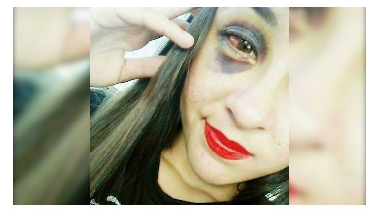 CoolPatlito's tweet photo. Mujer golpeada, mujer feliz #DíaDelObjetoSexual https://t.co/s5Vdgk6KuJ