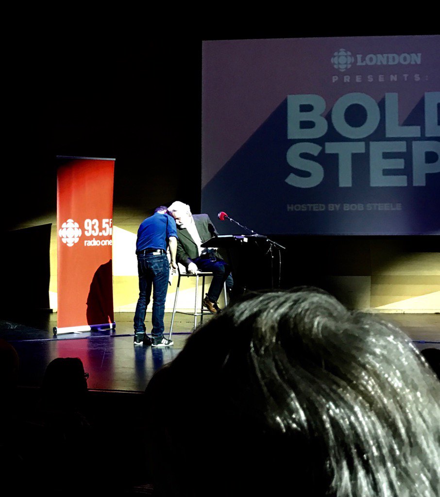meredithlevine's tweet photo. @NSwinn conferring w the Big Guy at #bold steps. Very informative event.   @CBCAfternoonDr @CBCLondonOnt https://t.co/MVs8oyCklu
