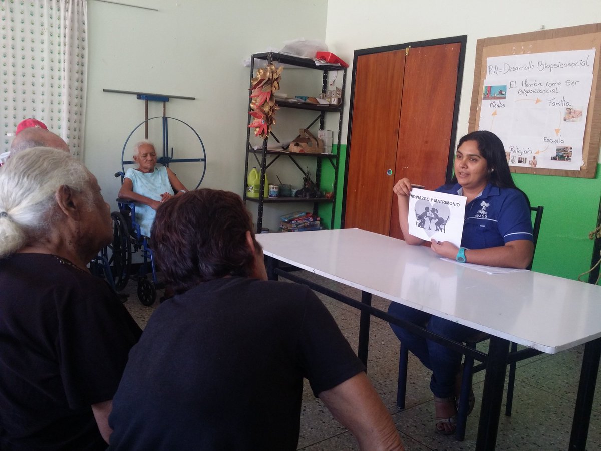 amilcarciber's tweet photo. @salainass @magallyvina #LunesDeSabiduria #AreaDeProgramasSociales Nuestros 👴👵👴👵Recibieron 1 #Charla Sobre #Noviazgo 👫 y #Matrimonio 👰💂💒🏘️ https://t.co/O7R7USmJ2e