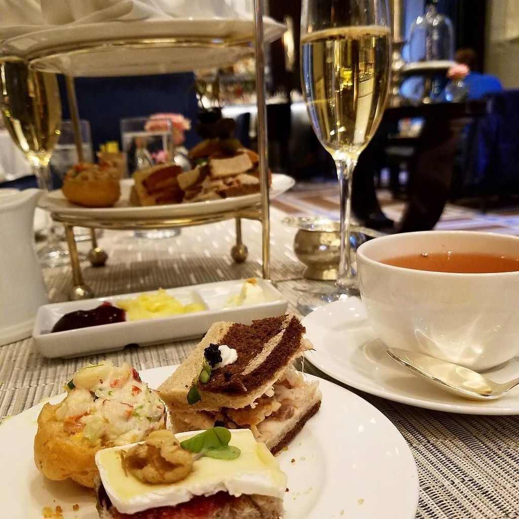 nycstylecannoli's tweet photo. Another great shot from the #afternoontea #gothamlounge #pennisulanyc #fifthavenue #instay… https://t.co/yo25D2i8NO https://t.co/81UOtpmgye