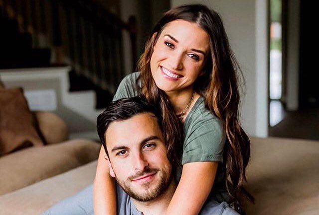 kiss1023's tweet photo. Congrats to @jadelizroper &amp; @ttolbert05 who are expecting their first child! 🍼#TheBachelor #BachelorNation - @karlyrichelle https://t.co/df2d6zr8U4