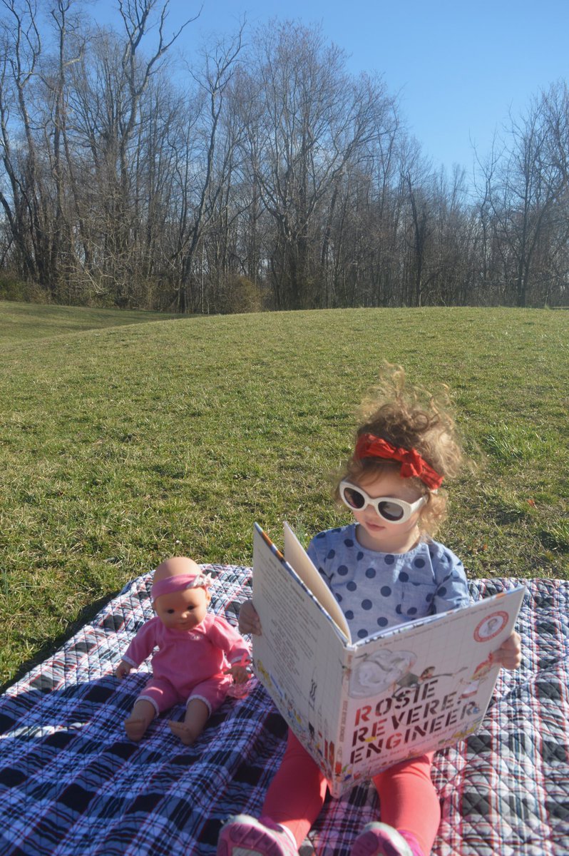 DJMirandaPanda's tweet photo. Today was a glorious day for reading my new book at the park to celebrate #InternationalWomensDay!! Thanks for writing it, @andreabeaty!! https://t.co/WAI9lXJK3B