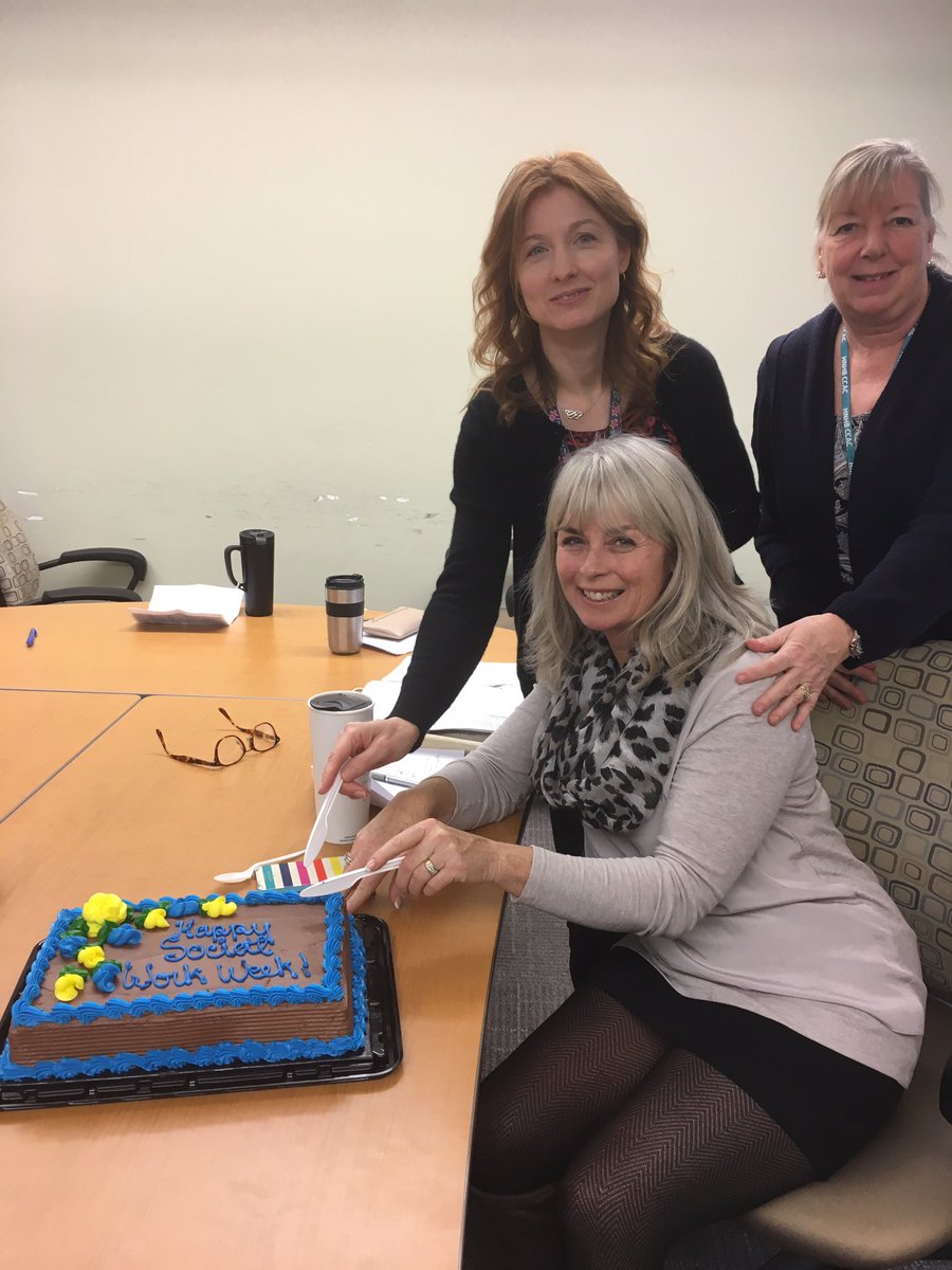 ChildLifeLynds's tweet photo. Celebrating Social Work week with Team 3 @mch_childrens #myHHS https://t.co/1wTuGG5MZu