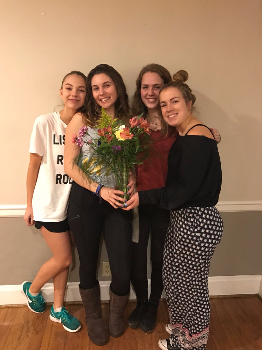 Thank you, <a href="/UODeltaSig/">Delta Sigma Phi - ΘΡ</a> for the #internationalwomensday flowers!! 🌷💗