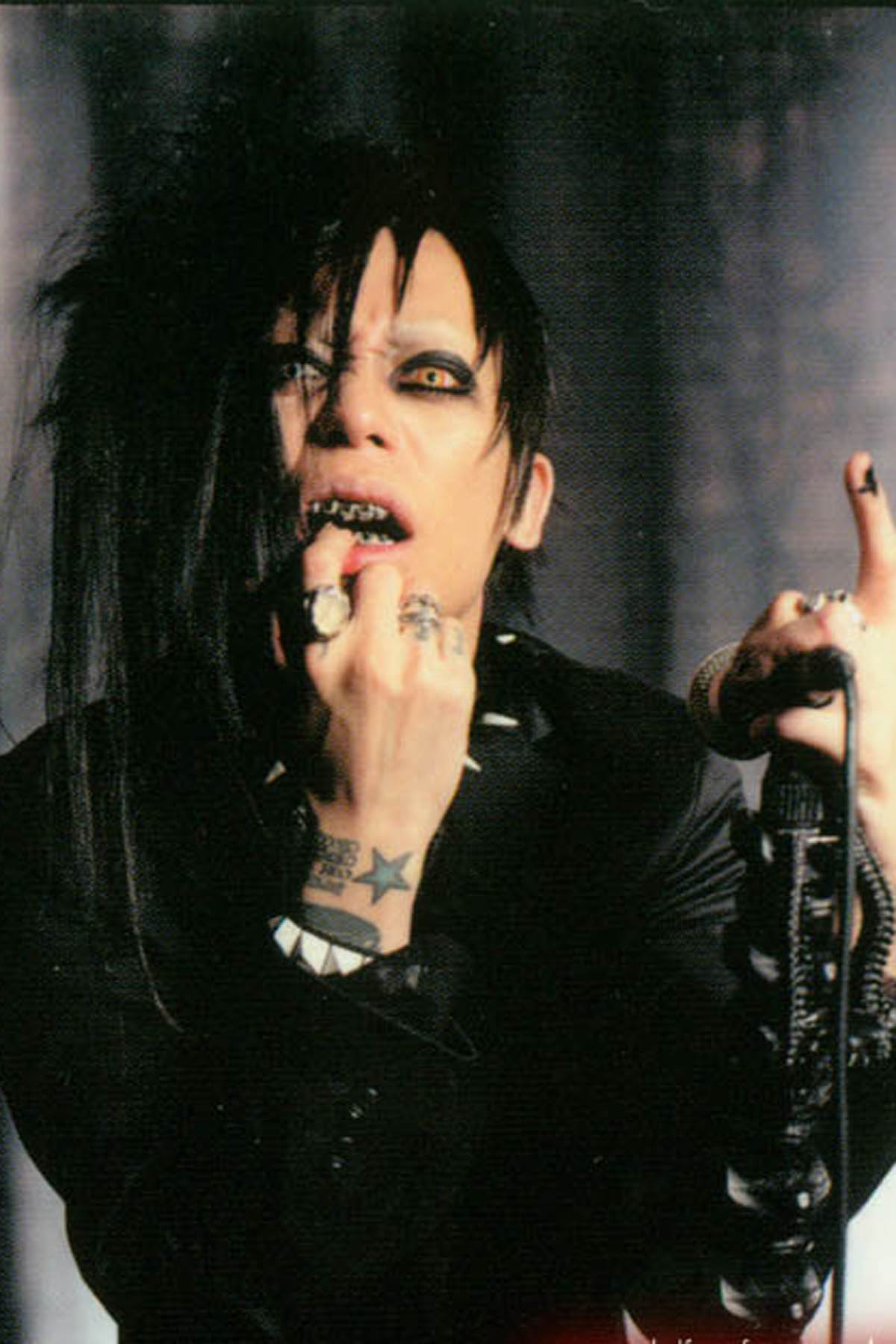 DIR EN GREY　京さんポラ hq720.jpg?sqp=-