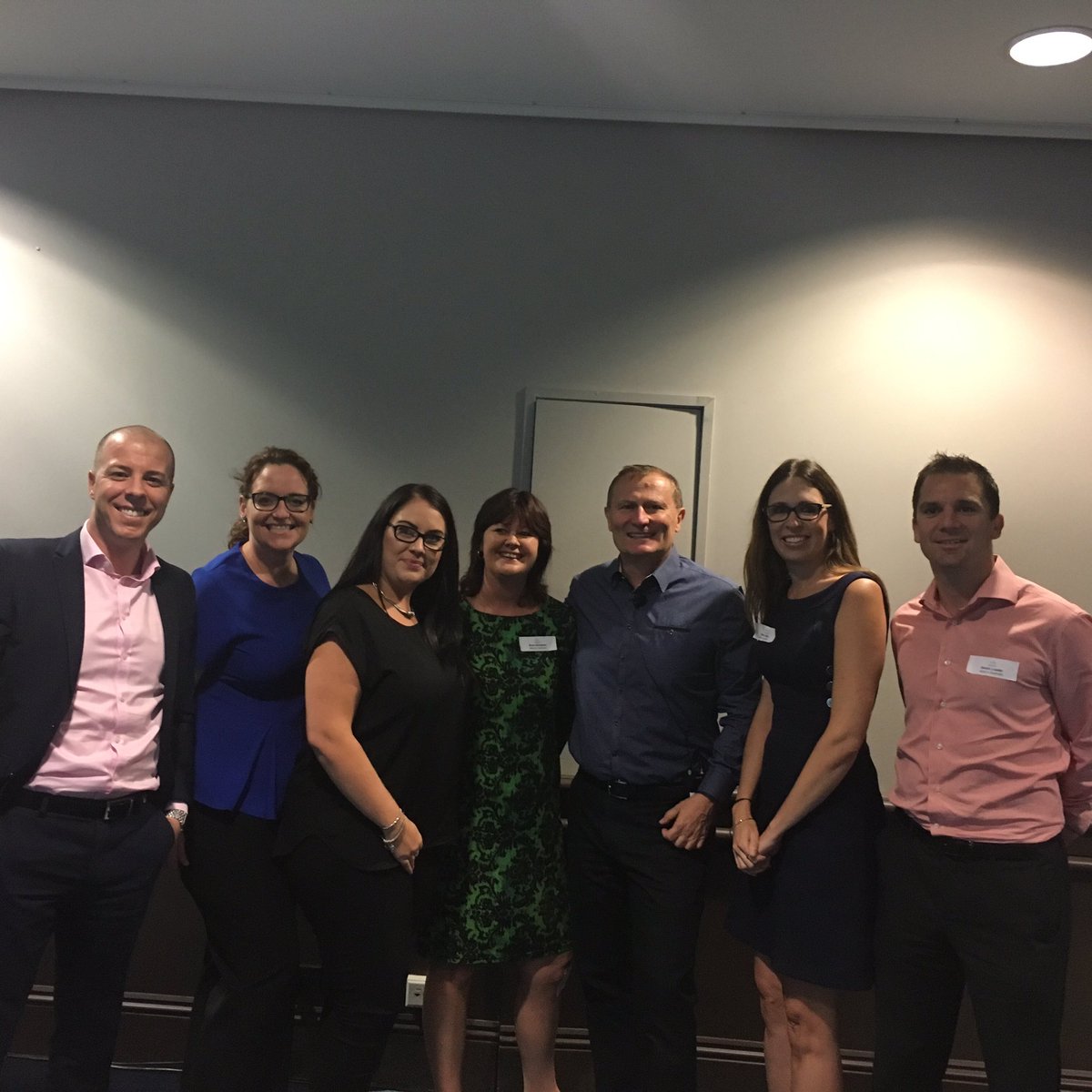 NatalieLunn's tweet image. @AdeccoAustralia @JuddFarrisAUS @ajilon #savageSPRINT Team Brisbane with @greg_savage inspirational morning out the office!