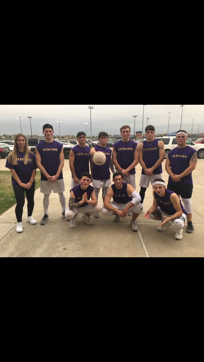 NickSorensen2's tweet photo. King of the court squad 🏐 #digemdown https://t.co/ycgbS1VNFw