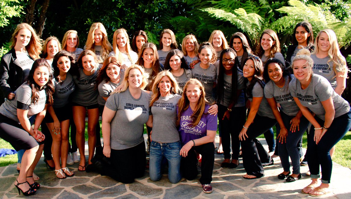 GALvanizeLife's tweet photo. Happy #InternationalWomensDay to all our incredible GALvanize women. We love you all so much. #LABootcamp โค๏ธ https://t.co/pBAPu2Fn1C