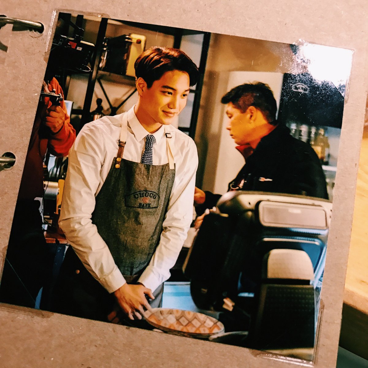 ChanHomeTH's tweet photo. แฟนได้ไปที่roofคาเฟ่ สถานที่ถ่ายทำเว็บดราม่าChoco Bankที่จงอินแสดงนำ ทางร้านยังมีรูปของจงอินในช่วงแสดงเว็บดราม่าเรื่องนี้ด้วย 
Cr.ColaSheShe https://t.co/Nc7MUMBoTq