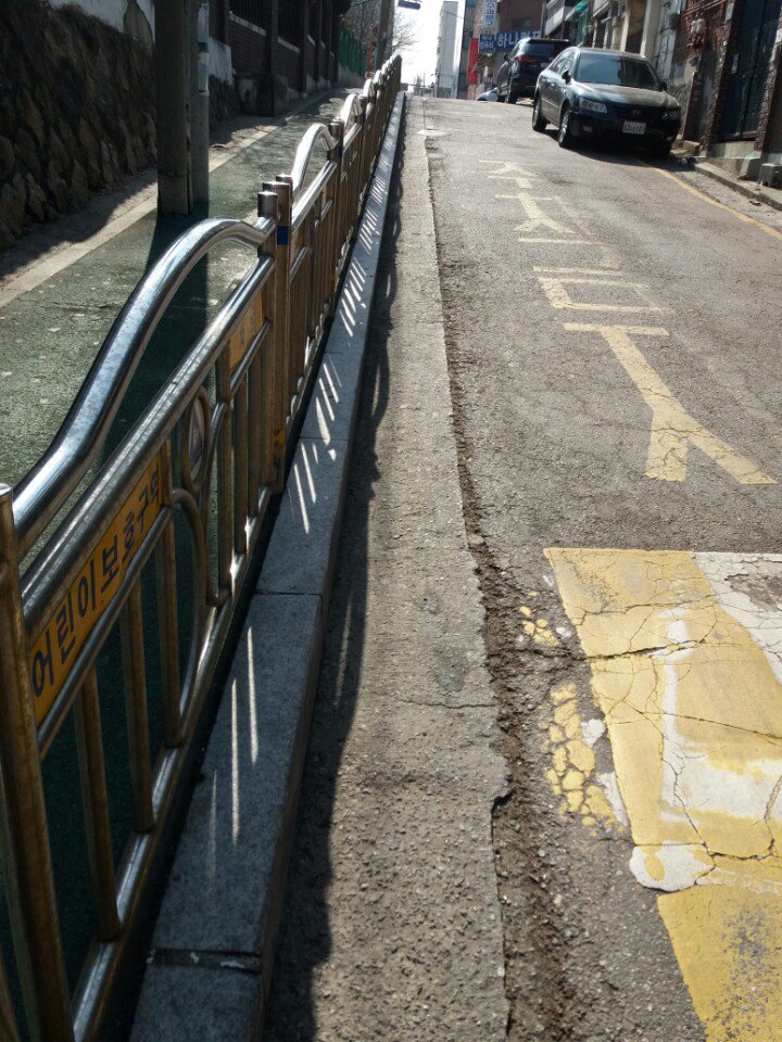geumgwang007's tweet photo. 201.3.8(수) 금상초등학교 통학로 및 주변 환경정화진행하였습니다. 환경정화 전 후 어떻게 달라졌는지 사진으로 확인하세요~ 
#성남시 https://t.co/AEWoElKnPM