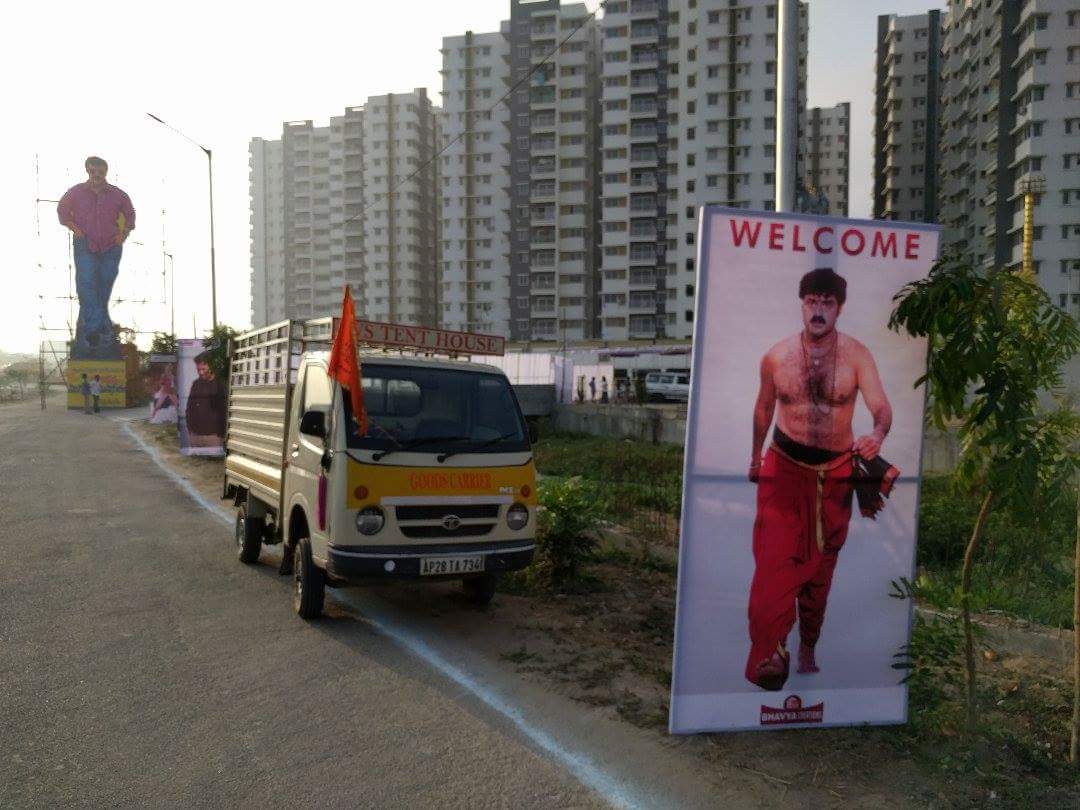 BangloreNBKFans's tweet photo. #NBK101 & @purijagan film Opening Today 10 am at #TulasiVanam Temple, #Kukatpalli, Hyd....!!!
#NBK101Launch
@manabalayya @BhavyaCreations https://t.co/1iei5p8yOt