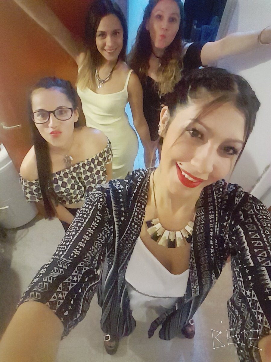 Tatyamaya_93's tweet photo. #FarrasBar
Con amigas 😚
#FelizDia 😚 https://t.co/eivh38nOba