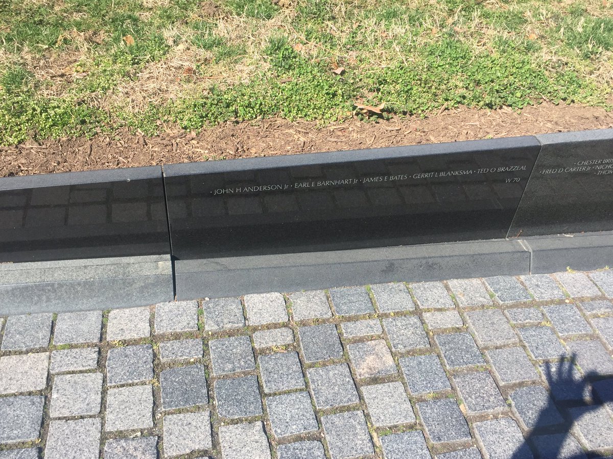 carrieritter's tweet photo. 2) Vietnam Wall Memorial https://t.co/Tc519sG9bw