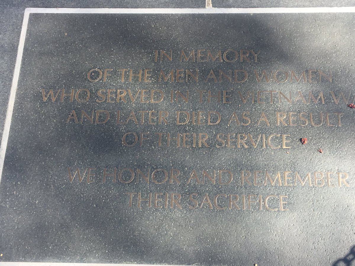 carrieritter's tweet photo. 2) Vietnam Wall Memorial https://t.co/Tc519sG9bw