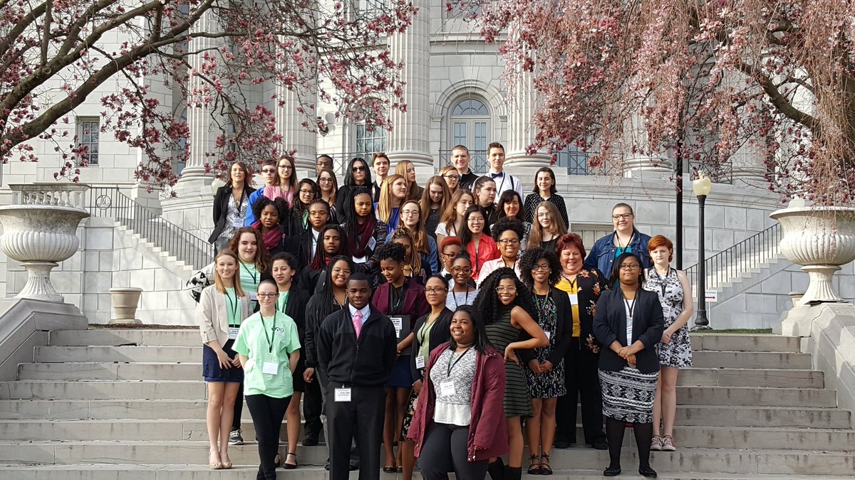 FoxHighSADD's tweet photo. Fox and Seckman SADD making a difference!  Talking to our legislators Dan Shaul and Paul Wieland at the Capitol Bldg! https://t.co/JVi3P0UZWk