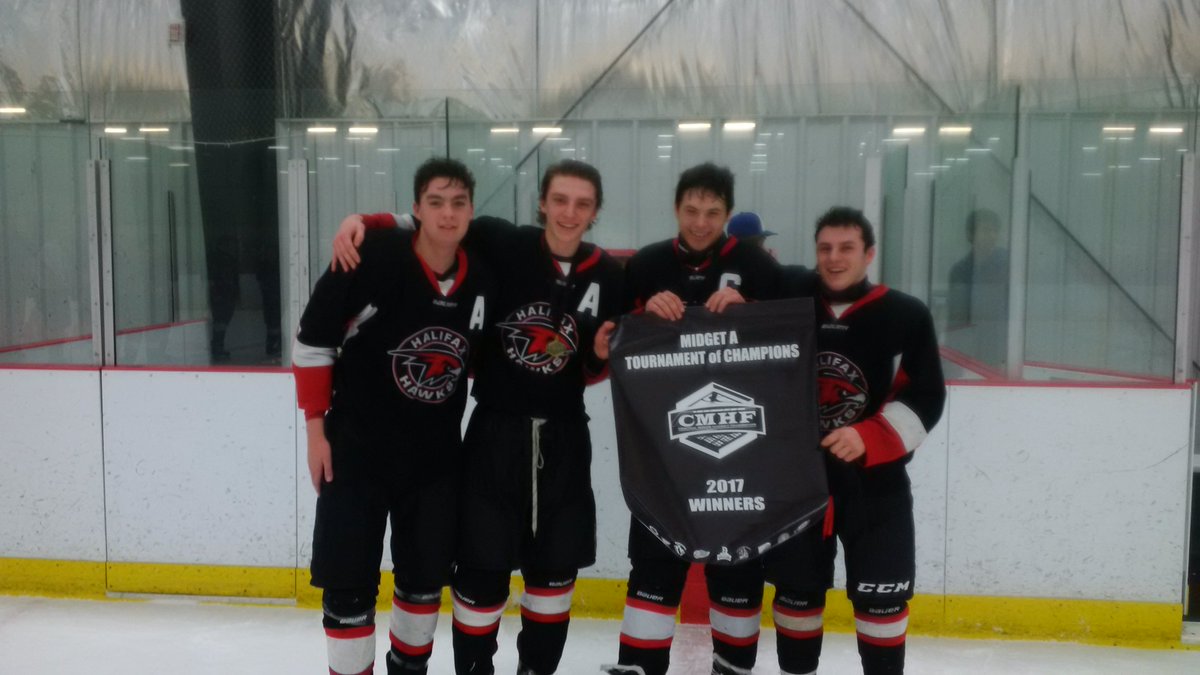 CMHFNS's tweet photo. @halifaxhawks15 Midget A win Central Minor Title https://t.co/iYe3R6Tg5G