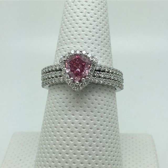 Robichau's Jewelry tweet media