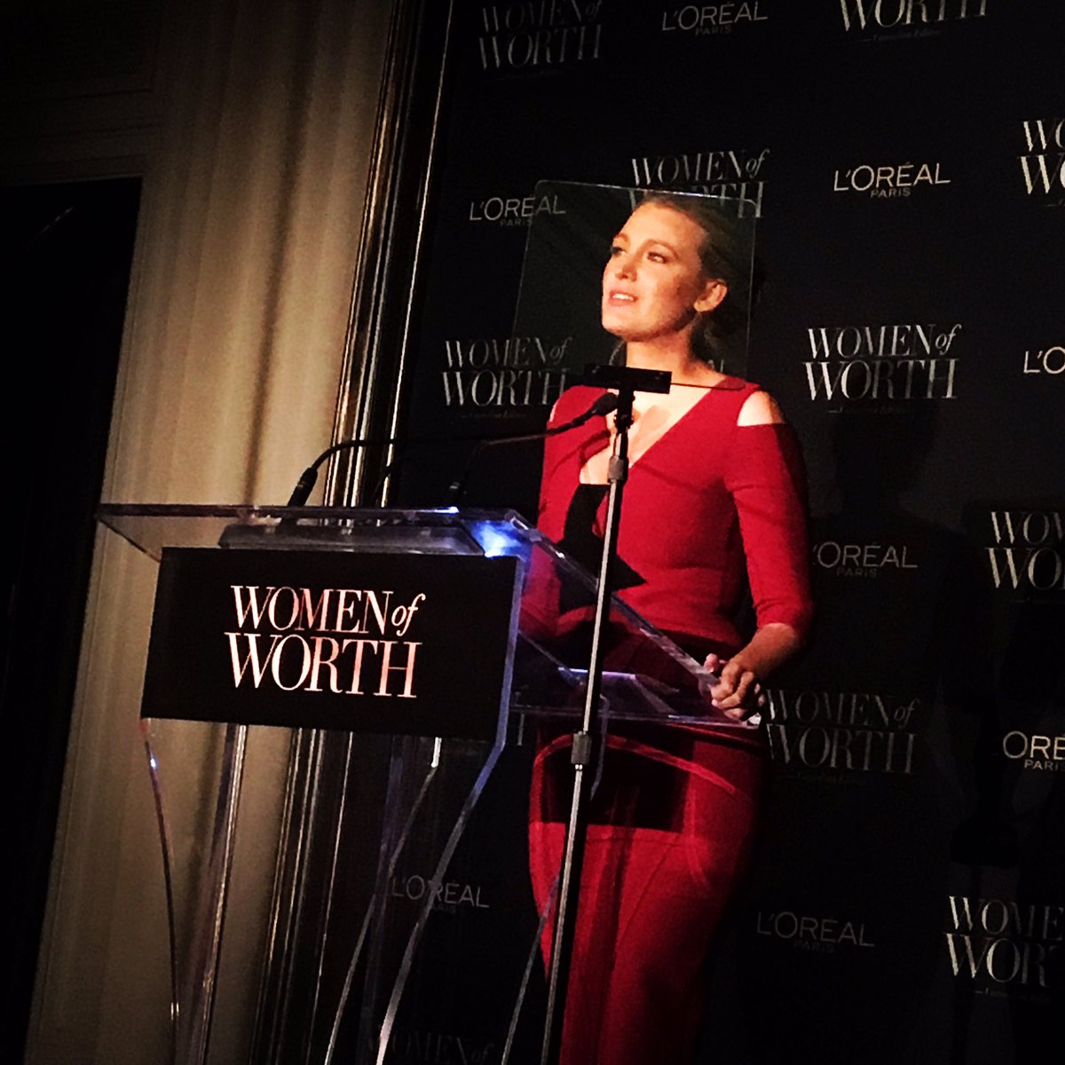 With <a href="/LOrealParisCAN/">L'Oréal Paris Canada</a> &amp; <a href="/blakelively/">Blake Lively</a> honouring ten inspiring #WomenOfWorth who r truly making the world a better place. #notadryeyeintheroom