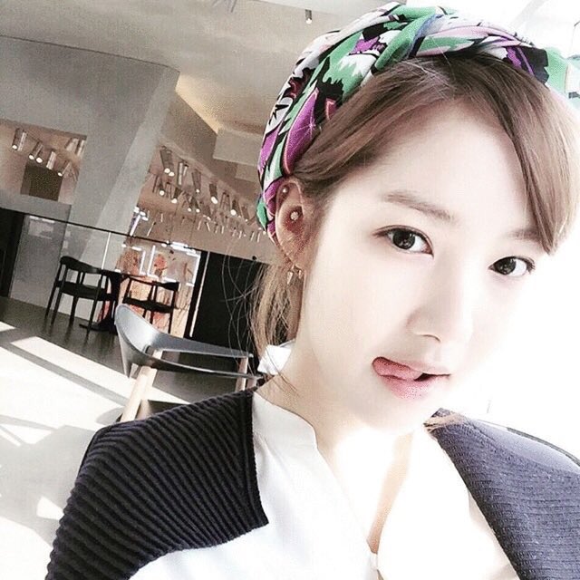 V 마나미 V Twitter パクミニョンさん激かわ ヒーラーの時ショートで薄化粧だからこんな可愛いなんて思ってもいなかったーーーーーー 破壊的に可愛い いや ヒーラーの時ももちろん可愛いけどさ