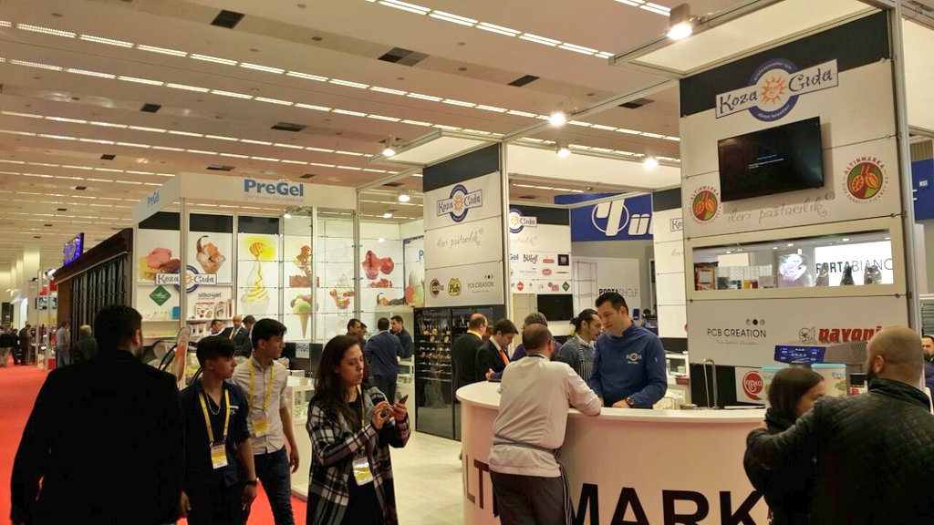 KozaGida's tweet photo. IBATECH ANKARA fuarı başladı! Standımızda ziyaretçilerimizi ağırlıyoruz ! #kozagıda #ibatechankara #ibatech2017 #pastacılık #dondurma https://t.co/xCGFE5mbM7