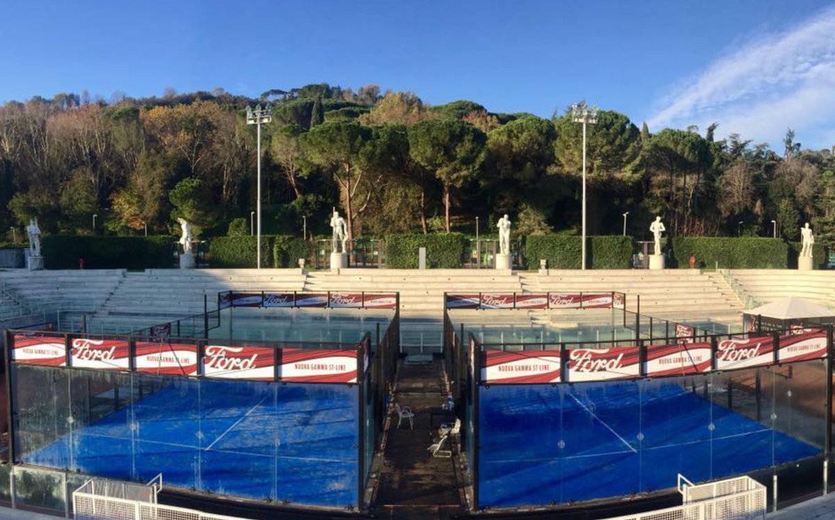 [SORPASO] Italia adelanta a Francia en número de pistas en la nueva edición de la Pádel Guide superando las 300. <a href="/comitatopaddle/">Comitato Paddle</a> 👍