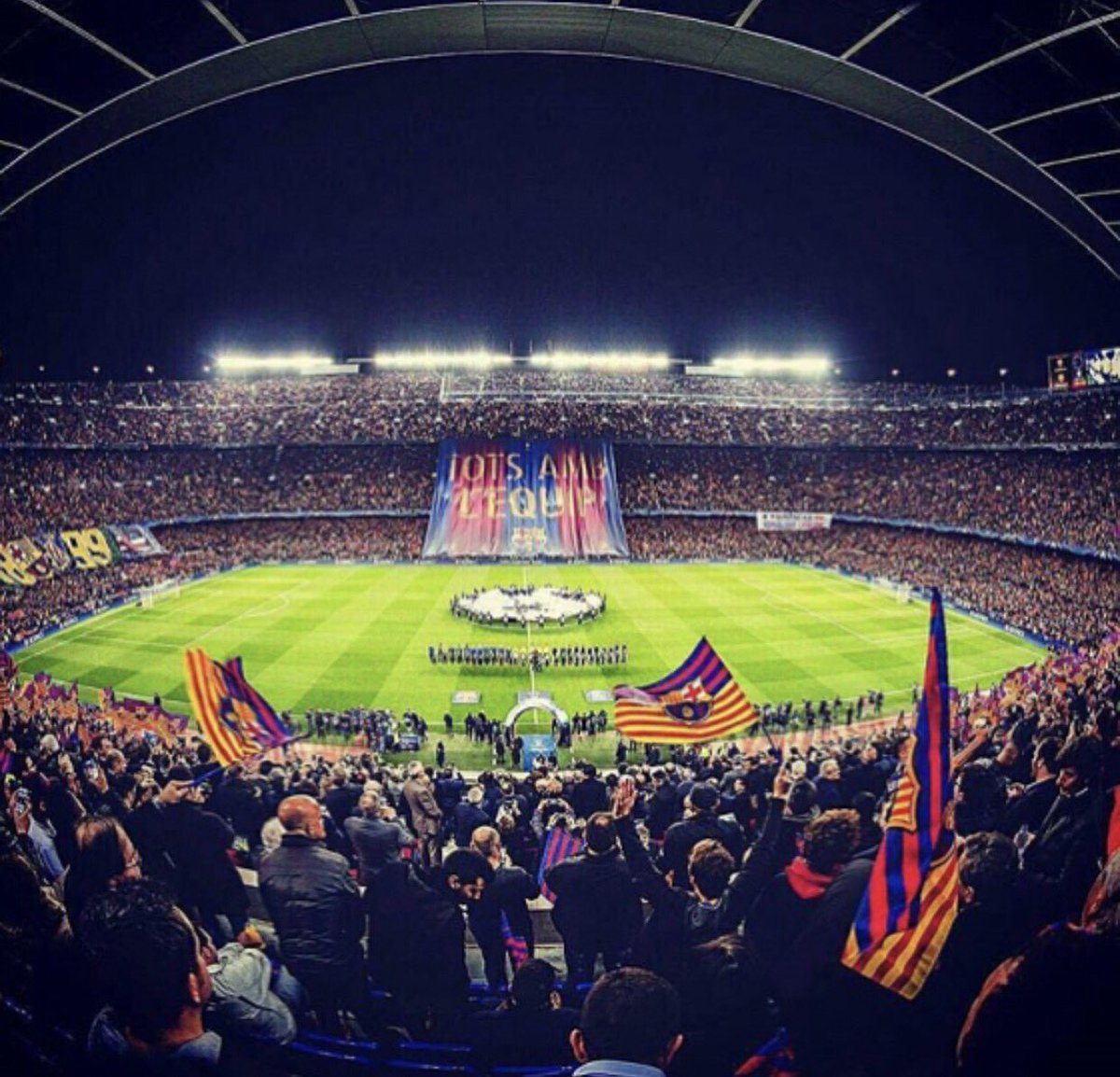 Rafinha's tweet photo. What a night!! This is football. ⚽️🔴🔵 https://t.co/OHLgf31xYB