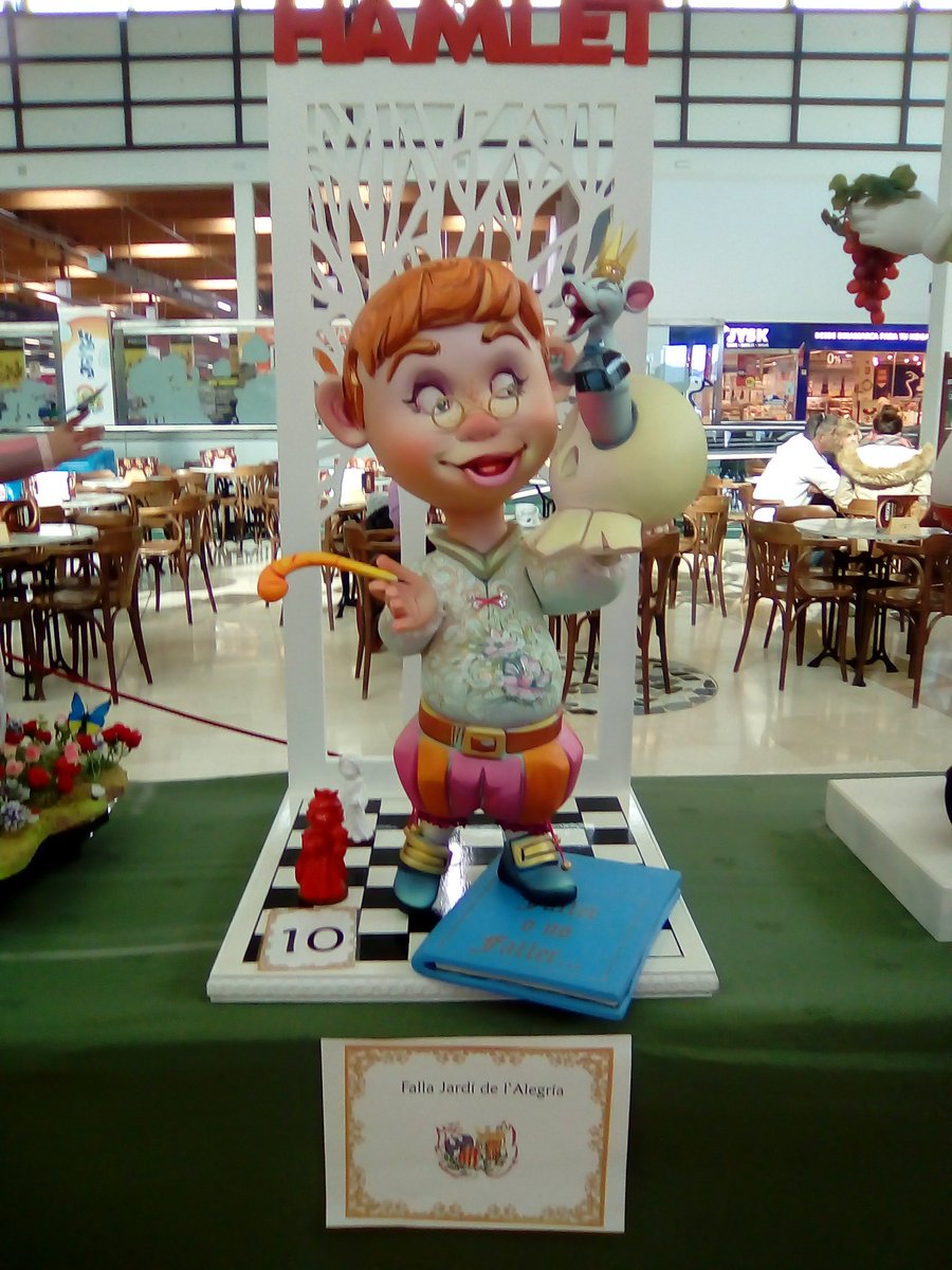 exponinot's tweet photo. #ExpoNinot  fallas #Carcaixent https://t.co/VpmDJzngey