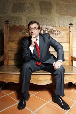 fjmanzanop's tweet photo. Uno de los debates + importantes en @Asamblea_Ex, sobre #empleo, Pte de la #JuntaExtremadura @GFVara se queda sentado. #cobardia #escondido https://t.co/z1COIMz5yM