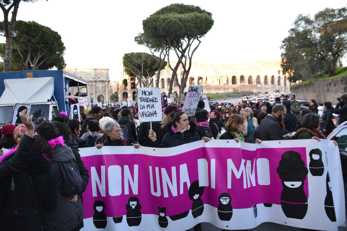 Morgaine1967's tweet photo. .@nonunadimeno Grande giornata ieri a roma #InternationalWomensDay #daywithoutawoman #LottoMarzo #nonunadimeno https://t.co/XDm7lUspz4