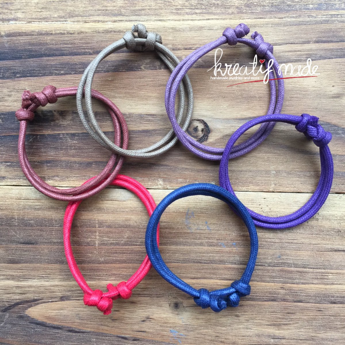 KreatifMade's tweet photo. Adjustable cotton bracelet with wording charm, price: IDR 40.000 each
Color: purple, light purple, brown, light brown, red, blue https://t.co/hA97CM4BNu