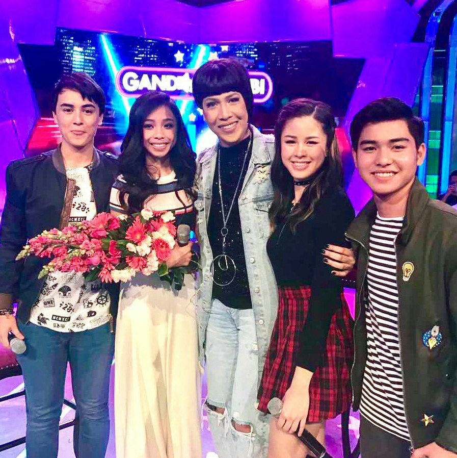 Abangan ang Big4 sa Gandang Gabi Vice this Sunday na!! 03.12.17
<a href="/Barber_Edward_/">Edward Barber</a> <a href="/MarydaleEntrat5/">Maymay Entrata</a> <a href="/delavinkisses/">Not Kisses -follow her @kissesdelavin</a> <a href="/iamyongm_/">Yong Muhajil</a>