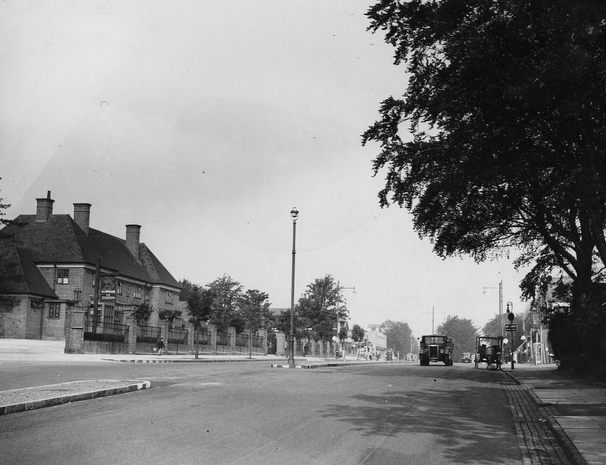 A great #ThrowbackThursday this morning of the Warwick Road, Acocks Green back in 1939!

Fantastic picture by Birmingham Mail!