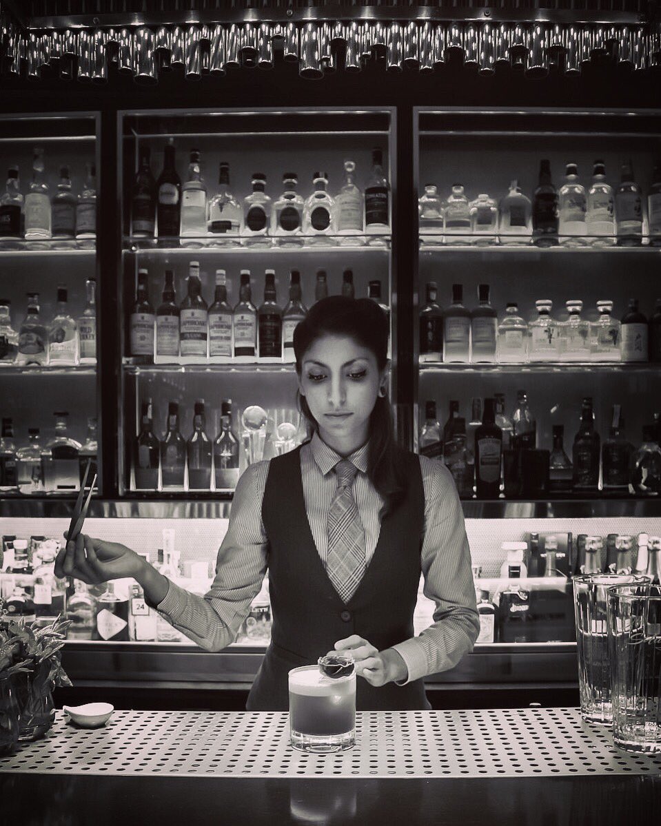 barmansCV's tweet photo. Interesante post sobre las Barmaids  con entrevista a  @AdrianaChia_  y su vida tras su victoria en #WorldClass2016

https://t.co/SY5zwkdhhk https://t.co/cDzKKyWNSd