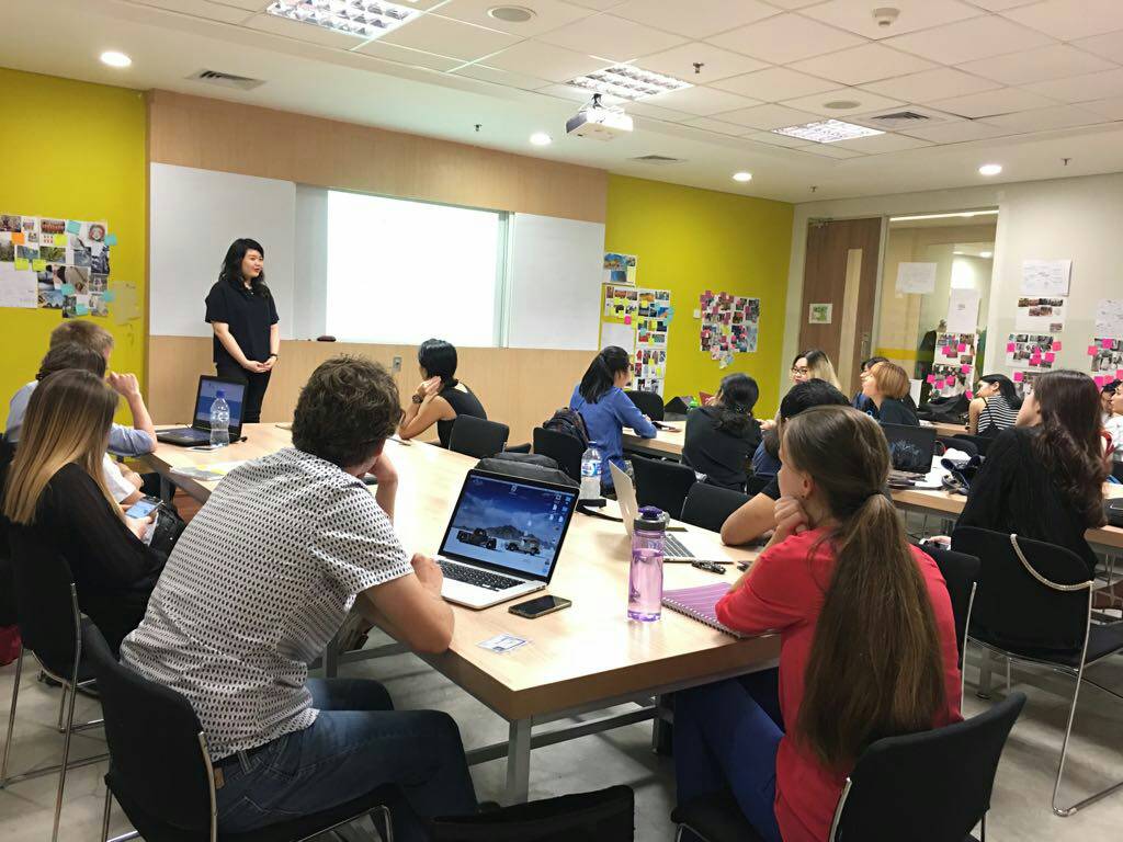 GerakanTenunkoe's tweet photo. Today! #Tenunkoe become the guest speaker at #Fashion #Brand Strategies #Class in Binus Northumbria School of Design :) So glad! https://t.co/vCEccEvfIO