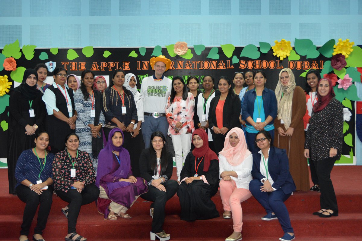 happyapplesch's tweet photo. With the Inspirational Educator with a Green Thumb! Thanks to the supporting team at KHDA in helping us make it possible! https://t.co/enrpkdxOaS
