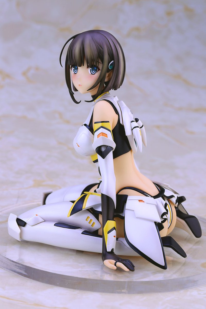 ゲーマーズオンラインショップ グッズ情報 ラグナストライクエンジェルズ 姉守綾乃 Scale1 7 綾乃がぺたんとおすわりして振り向く可愛いポージング バトルスーツの質感と見事なプロポーションの対比もみどころです ゲーマーズなら10 Off