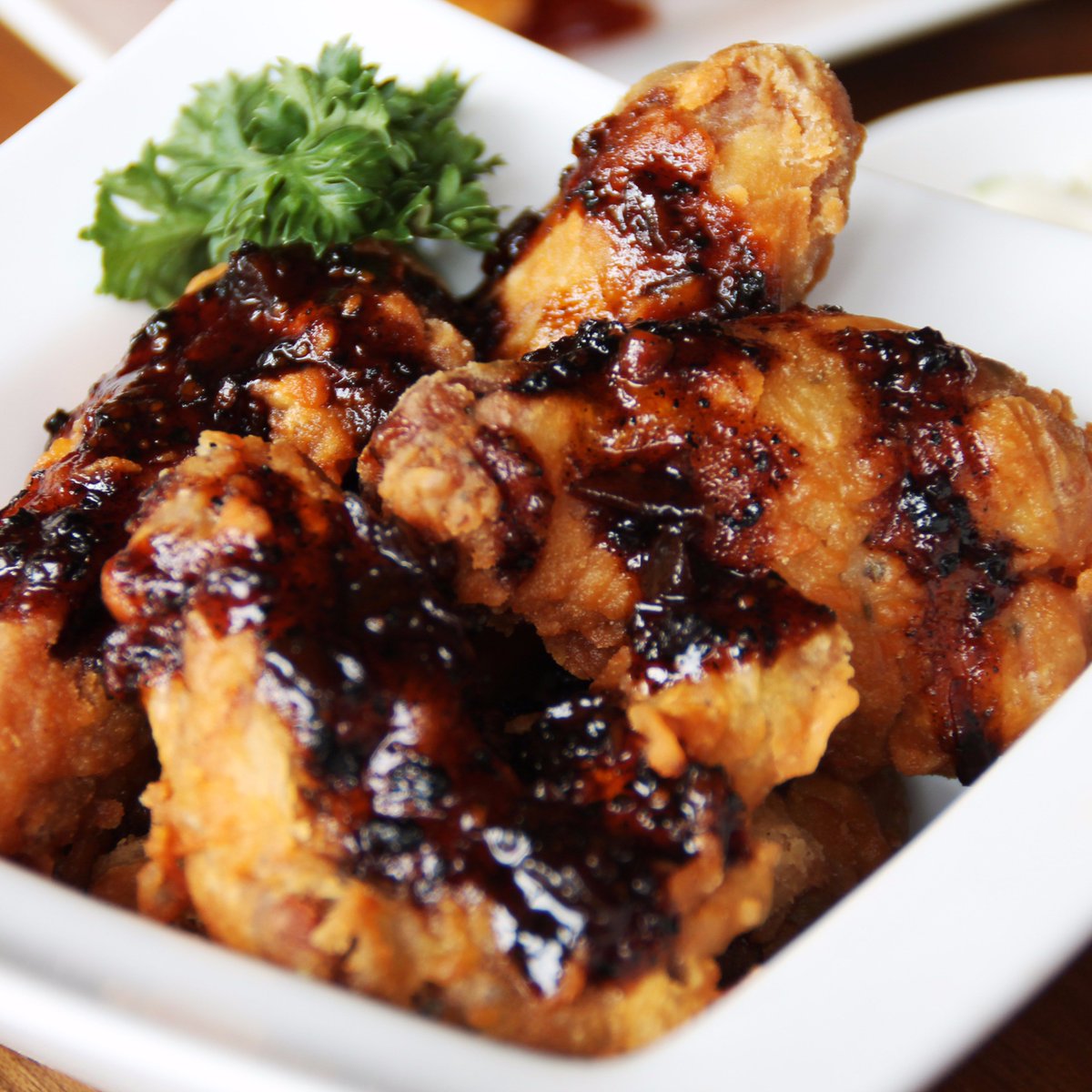 Jl.Jendral Sudirman no.31 Enggal ,lantai 2 Oraqle enggal rawalaut .