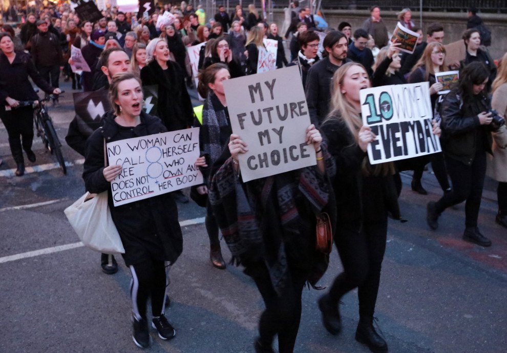 BuzzFeedNews's tweet photo. "The time has come": Thousands march to legalize abortion in Ireland https://t.co/Jyi4L53TAA https://t.co/TGMBIjeYfF
